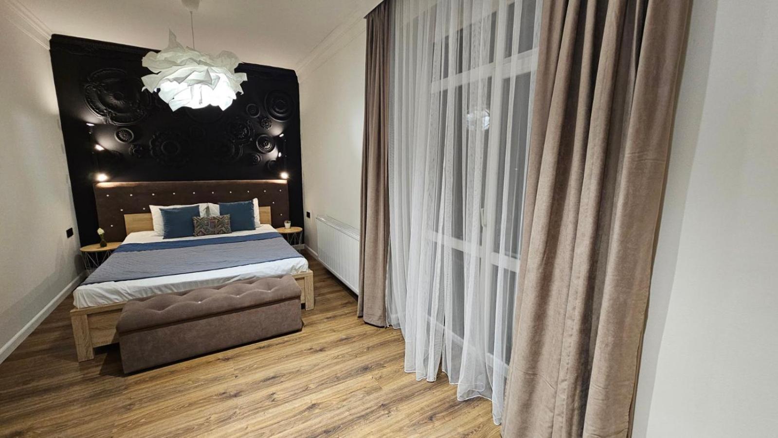 Black Room Apartment Mukachevo Exterior foto